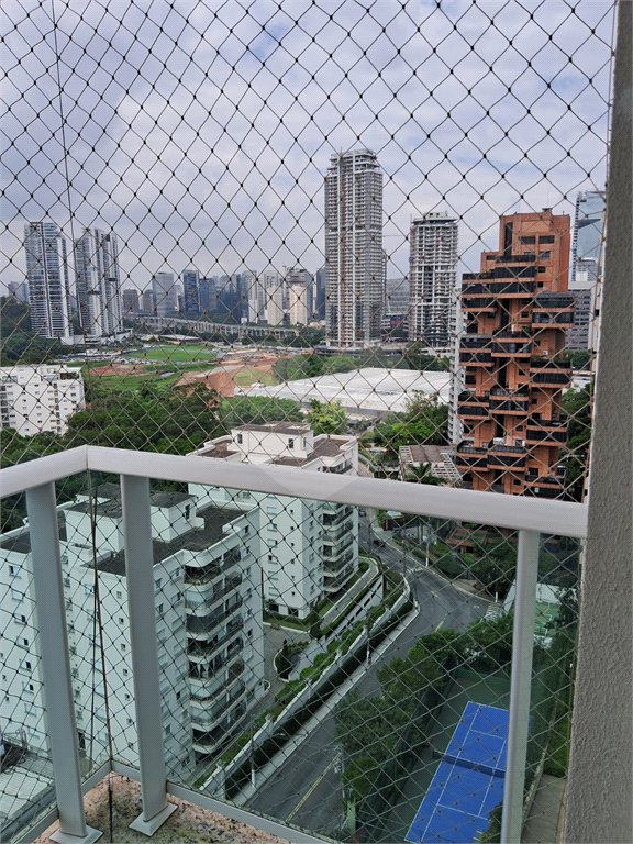 Apartamento à venda com 3 suítes em Paraíso do Morumbi, São Paulo, SP