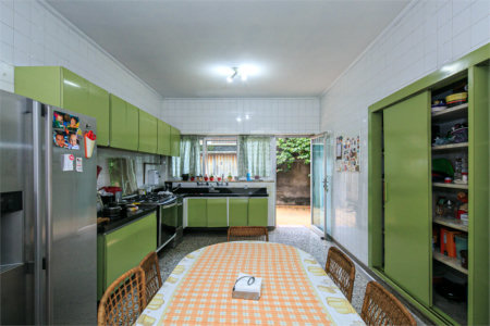 Casa Térrea à venda com 4 quartos, sendo 1 suíte, em Alto da Boa Vista, São Paulo, SP