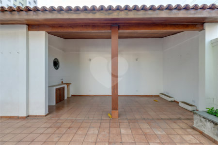 Sobrado à venda com 4 quartos, sendo 2 suítes, em Brooklin, São Paulo, SP