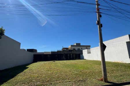 Lote à venda no condomínio Olívio Francischini, Hortolândia - SP