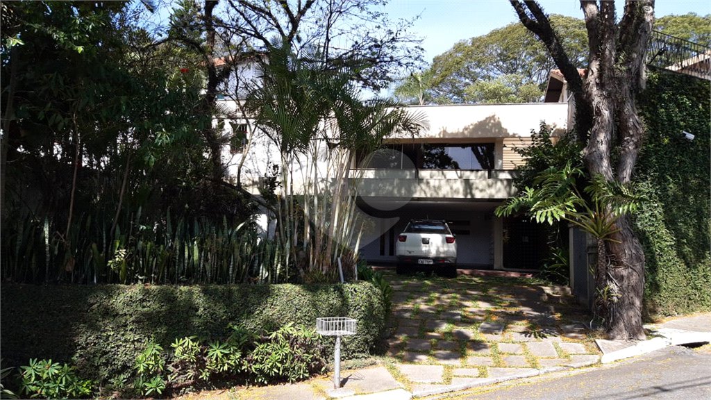 Sobrado à venda com 5 quartos, sendo 1 suíte,  em Jardim São Bento, São Paulo, SP