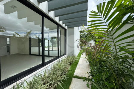 Casa à venda com 4 suítes no condomínio Villa dos Pinheiros, Indaiatuba - SP
