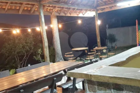 Chácara à venda com 3 suítes em Vila São Geraldo, São José dos Campos, SP