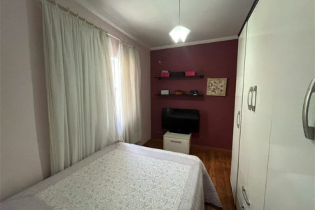 Casa à venda com 3 quartos, sendo 1 suíte,  em Jardim Casablanca, São Paulo, SP