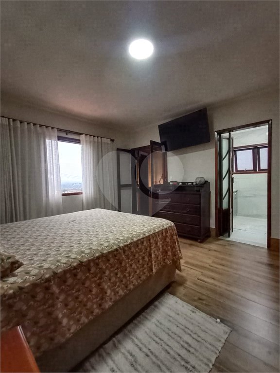 Casa à venda com 3 suítes no condomínio Aruã, Mogi das Cruzes - SP