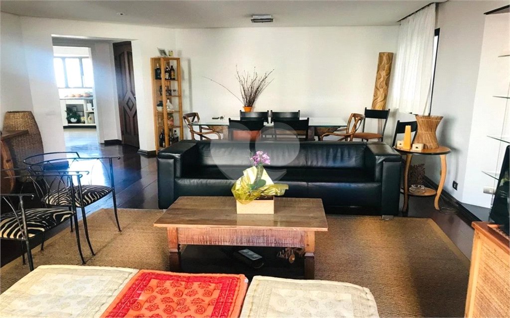Apartamento à venda com 4 quartos, sendo 2 suítes, em Cerqueira César, São Paulo, SP