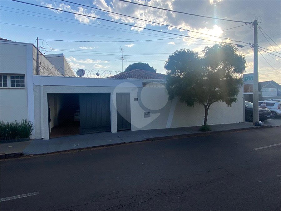 Casa à venda com 3 quartos, sendo 1 suíte, no Centro, Araraquara, SP