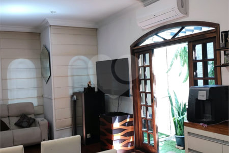 Casa à venda com 2 suítes em Vila Vitório Mazzei, São Paulo, SP