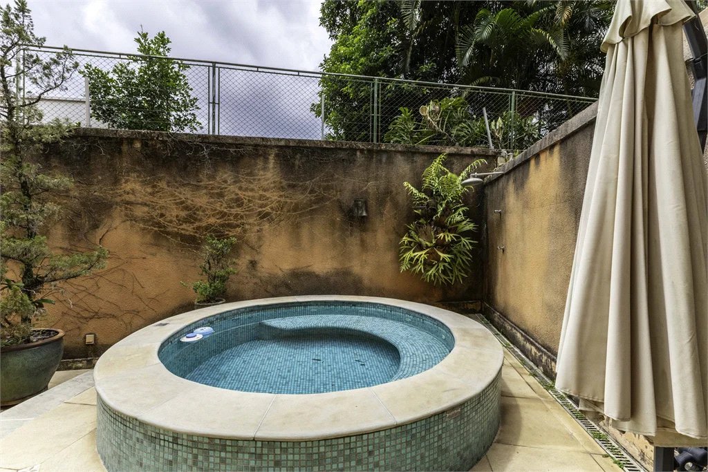 Duplex para alugar com 4 quartos, sendo 3 suítes,  em Alto de Pinheiros, São Paulo, SP