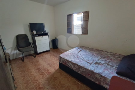 Casa à venda com 3 quartos em Jardim Maria Trindade, São Roque, SP