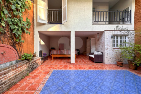 Casa à venda com 3 quartos, sendo 1 suíte,  no condomínio Barão do Triunfo, São Paulo - SP