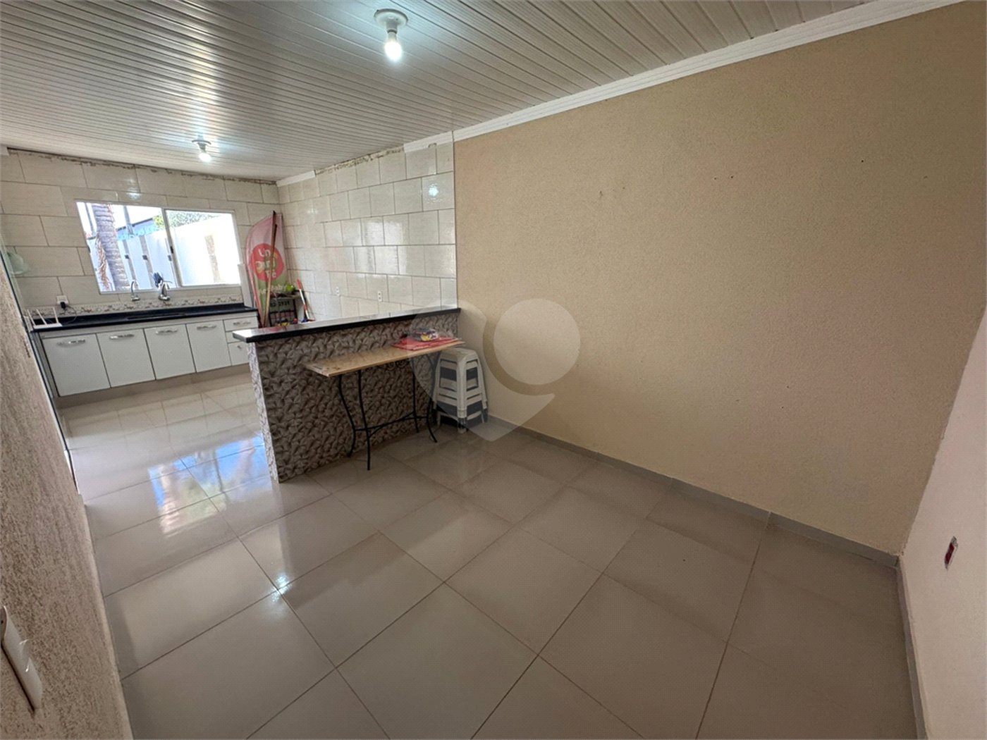 Sobrado á venda com Edícula, no Jardim Embaré, em São Carlos-SP.