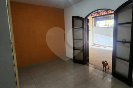 Sobrado à venda com 3 quartos, sendo 1 suíte, em Jardim das Vertentes, São Paulo, SP