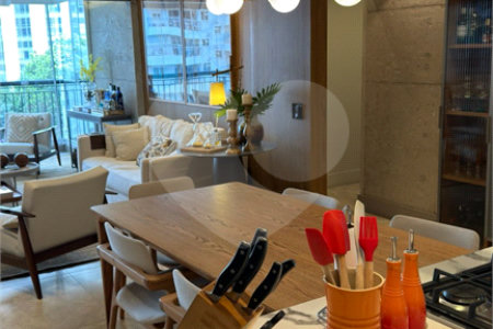 Apartamento à venda com 3 quartos, sendo 1 suíte,  em Jardim Paulista, São Paulo, SP