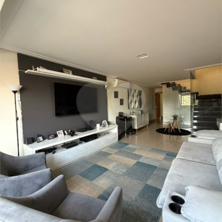 Casa à venda com 3 suítes em Vila Comercial, São Paulo, SP