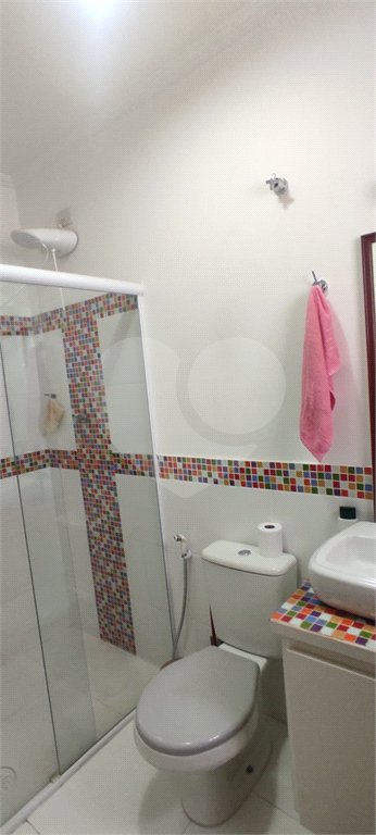 Casa à venda com 3 quartos, sendo 1 suíte,  no condomínio Residencial Vila Irmãos Arnoni, São Paulo - SP