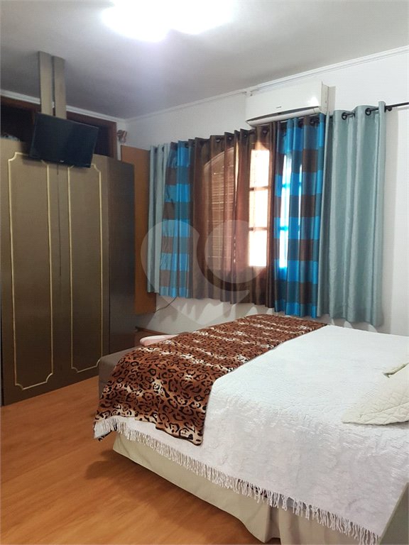 Casa à venda com 4 quartos, sendo 2 suítes, no condomínio Ibiratiba, São Paulo - SP