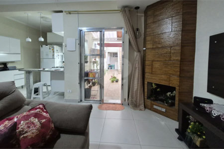Casa de vila com 3 dormitórios sendo 2 suítes em Santana