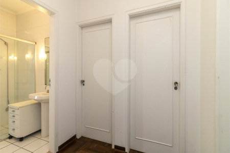 Casa à venda com 3 quartos, sendo 2 suítes, em Alto de Pinheiros, São Paulo, SP