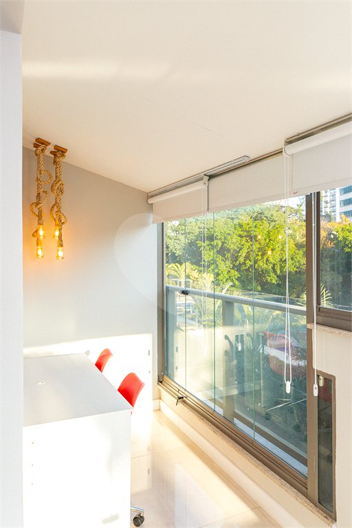 Apartamento à venda com 3 quartos, sendo 1 suíte, em Chácara Santo Antônio (zona Sul), São Paulo, SP