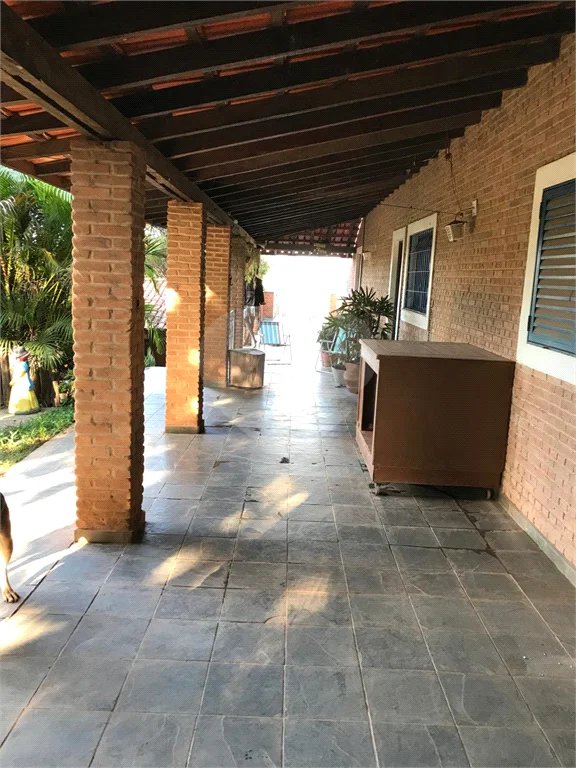 Chácara à venda com 4 quartos, sendo 1 suíte,  em Monterrey, Louveira, SP