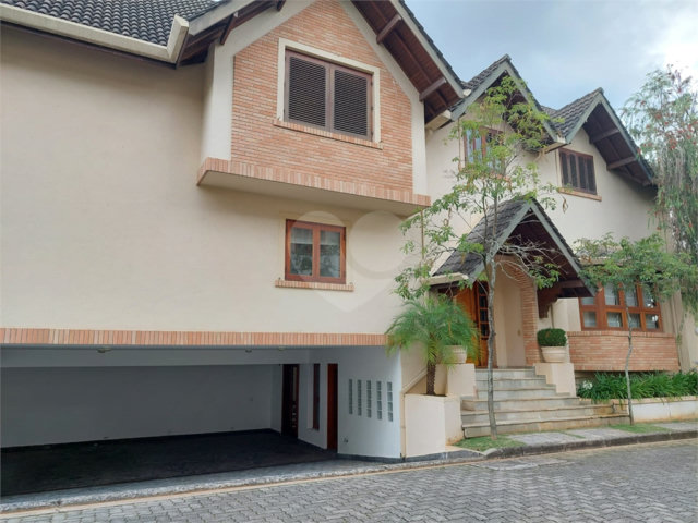 Casa à venda ou para alugar com 4 suítes no condomínio Vilaggio Monte Alegre, São Paulo - SP