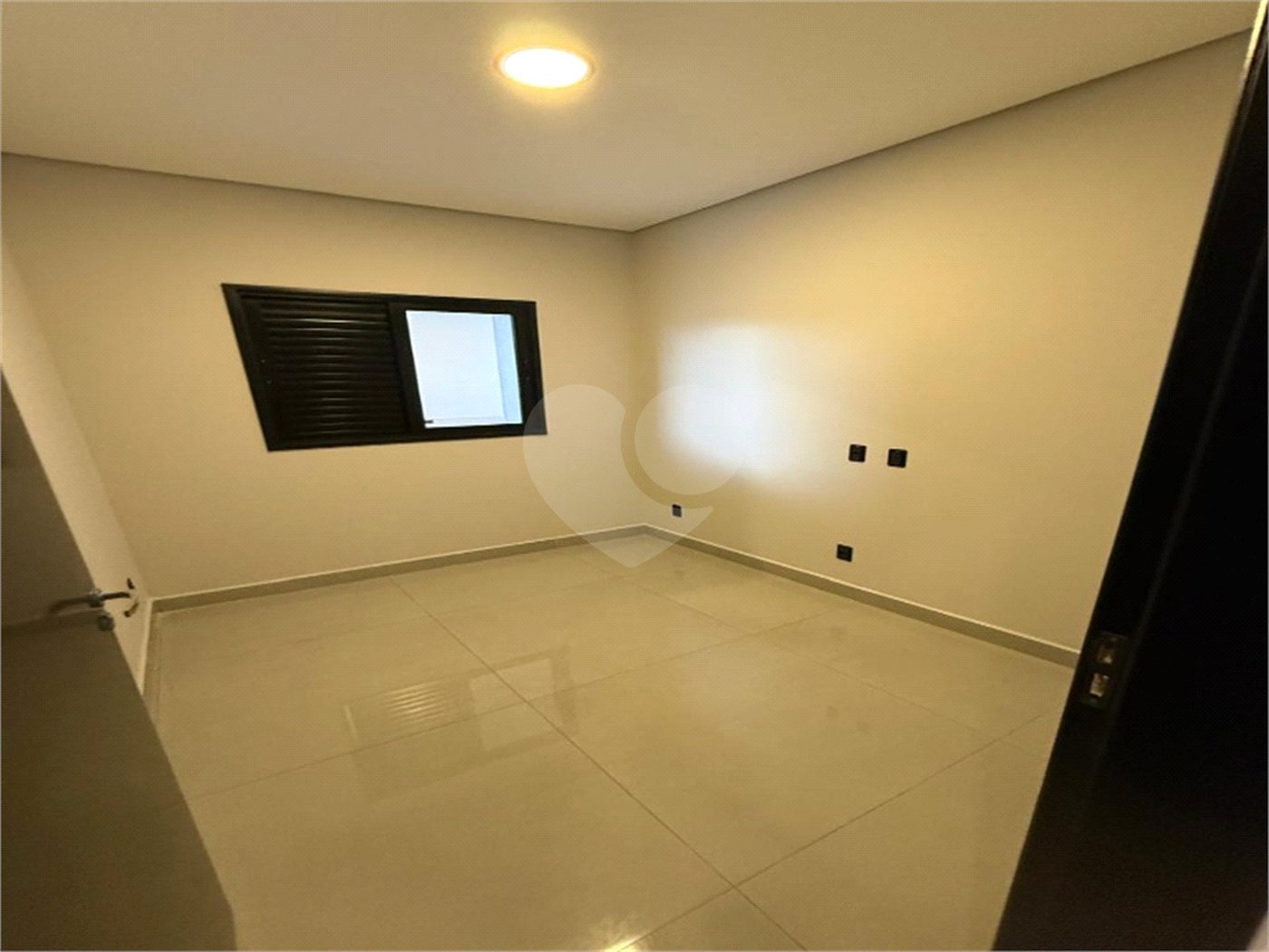 Casa à venda com 3 quartos, sendo 1 suíte, no condomínio Jardim Residencial Villagio Ipanema I, Sorocaba - SP