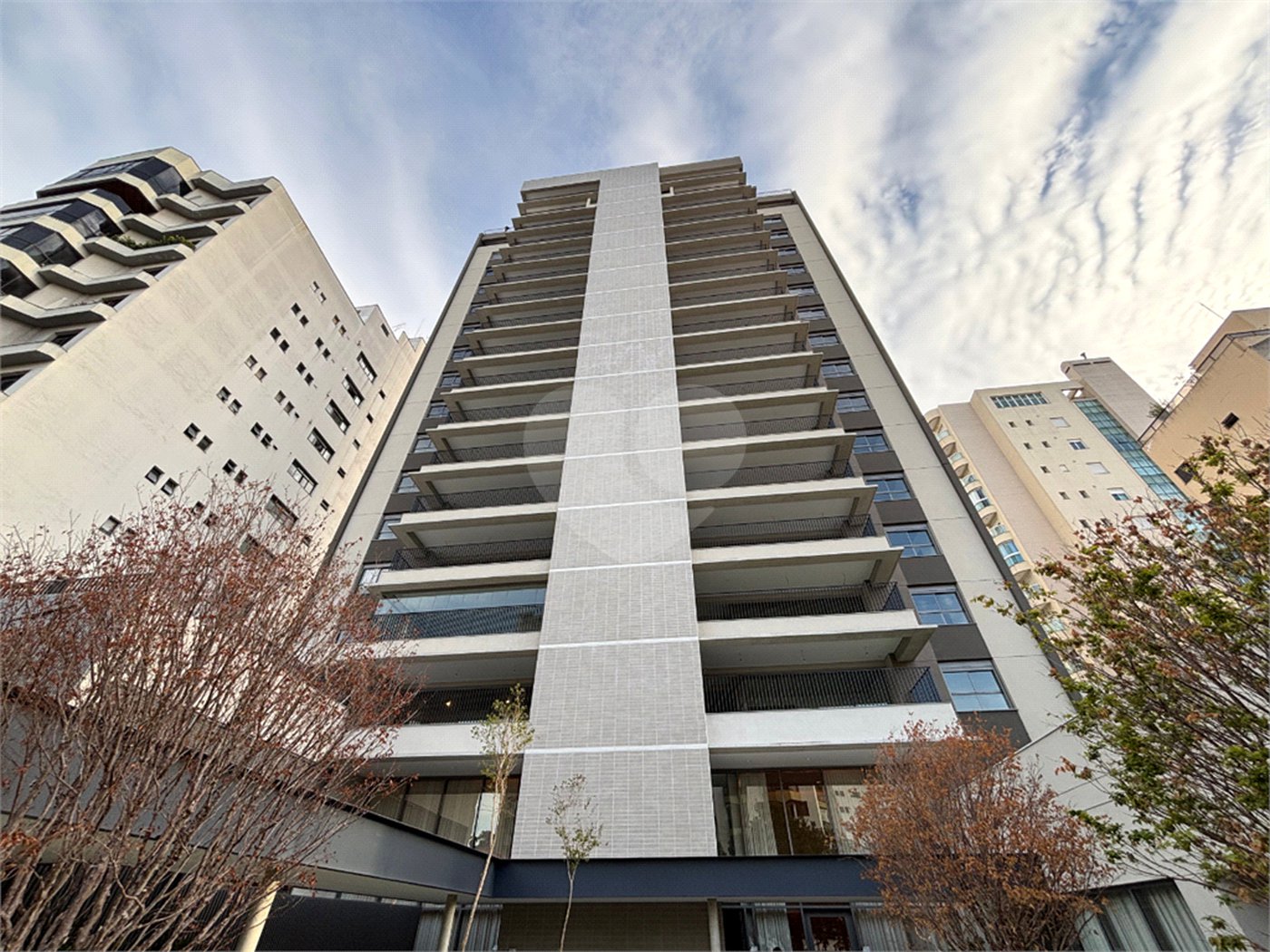 Apartamento à venda com 3 suítes em Moema, São Paulo, SP