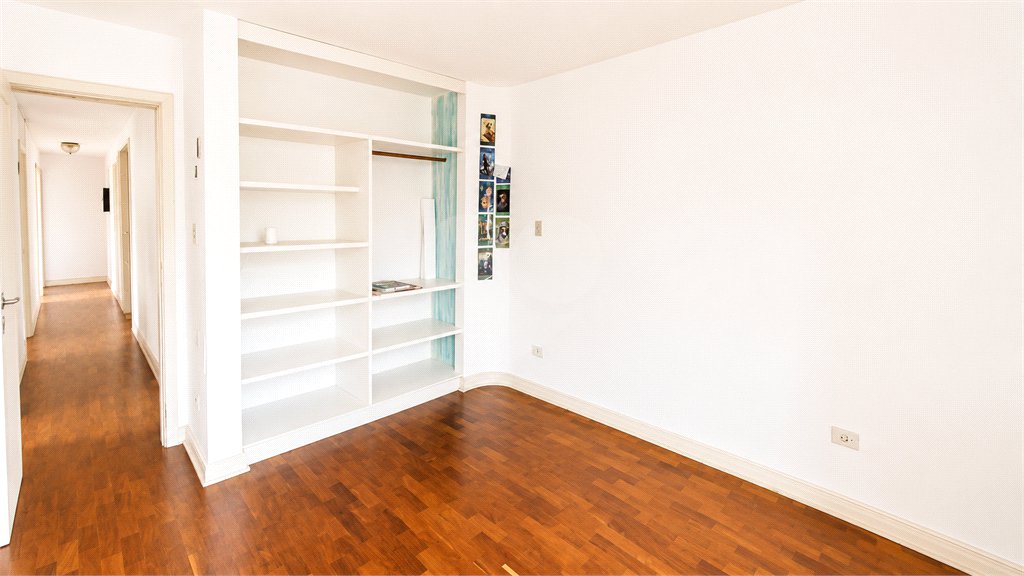 Apartamento à venda com 4 quartos, sendo 1 suíte, em Alto da Boa Vista, São Paulo, SP