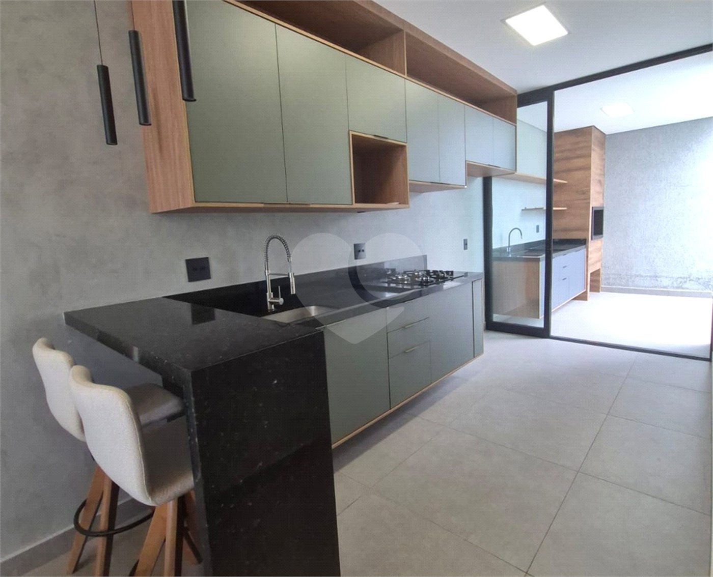 Casa à venda com 3 quartos, sendo 1 suíte, no condomínio Horto Florestal Villagio, Sorocaba - SP