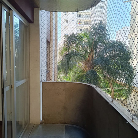 Apartamento à venda com 3 quartos, sendo 1 suíte, em Moema, São Paulo, SP