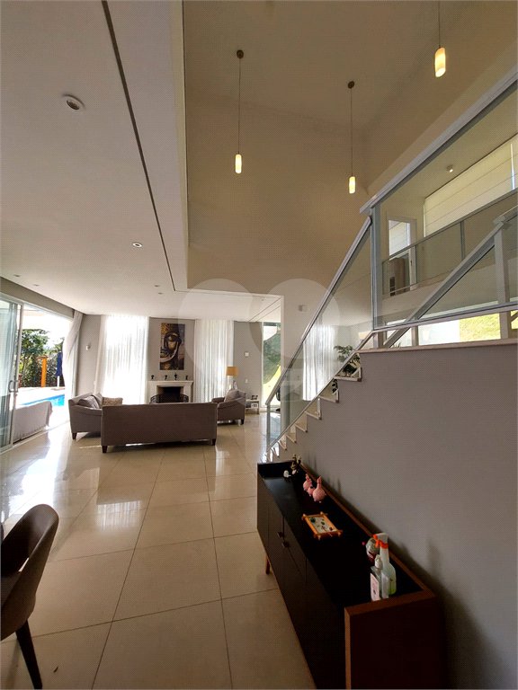 Casa à venda ou para alugar com 4 suítes no condomínio Jardim Primavera, Louveira - SP