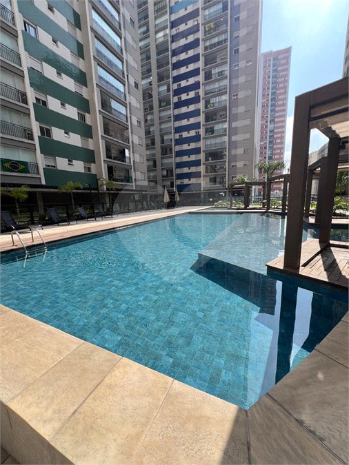 Apartamento à venda com 3 quartos, sendo 1 suíte,  em Jardim Flor da Montanha, Guarulhos, SP