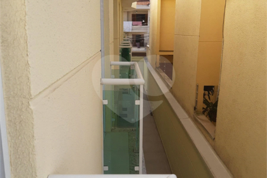 Casa à venda com 2 suítes no condomínio Residencial Poncet, São Paulo - SP