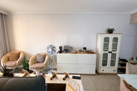 Apartamento à venda com 3 quartos, sendo 1 suíte, em Jardim Tupanci, Barueri, SP