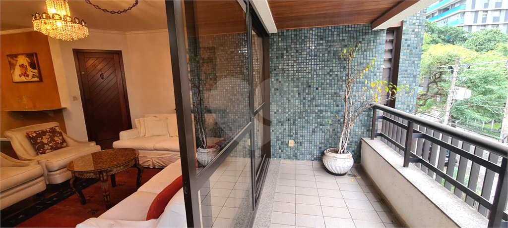 Apartamento à venda com 3 quartos, sendo 1 suíte,  em Indianópolis, São Paulo, SP