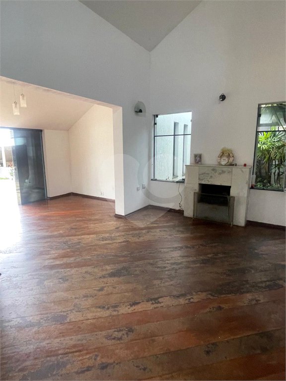 Sobrado à venda com 3 quartos, sendo 1 suíte,  em Jardim Armênia, Mogi das Cruzes, SP