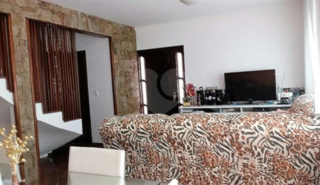 Sobrado à venda com 4 quartos, sendo 2 suítes,  em Vila Nivi, São Paulo, SP