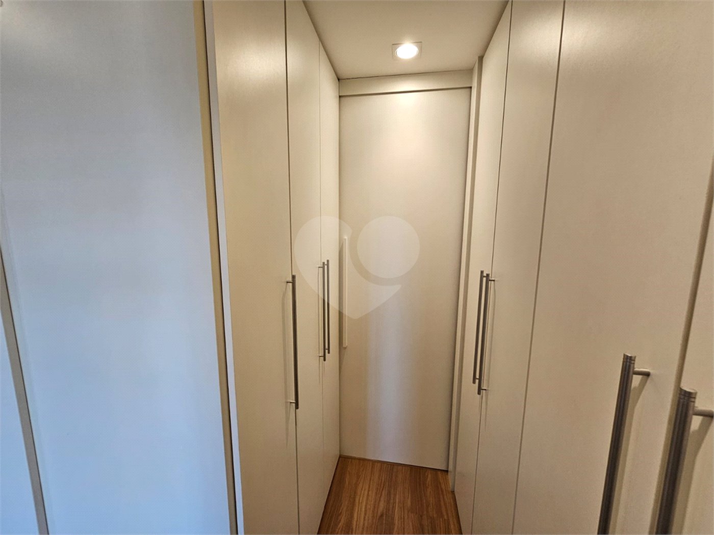 Apartamento à venda com 3 quartos, sendo 1 suíte, em Santo Amaro, São Paulo, SP
