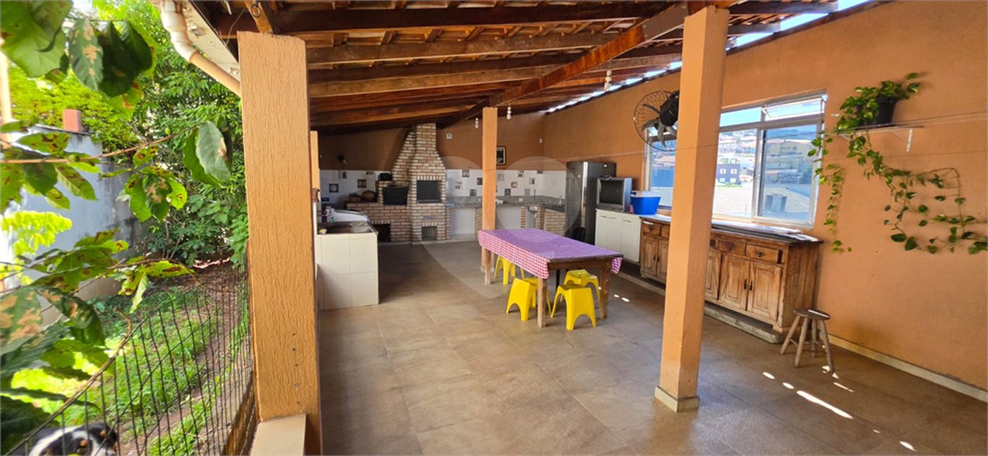 Casa Térrea à venda ou para alugar com 8 quartos, sendo 4 suítes, em Vila Pereira Barreto, São Paulo, SP