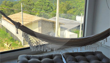 Casa à venda com 2 quartos, sendo 1 suíte,  no condomínio Águas de São Pedro, Mairiporã - SP