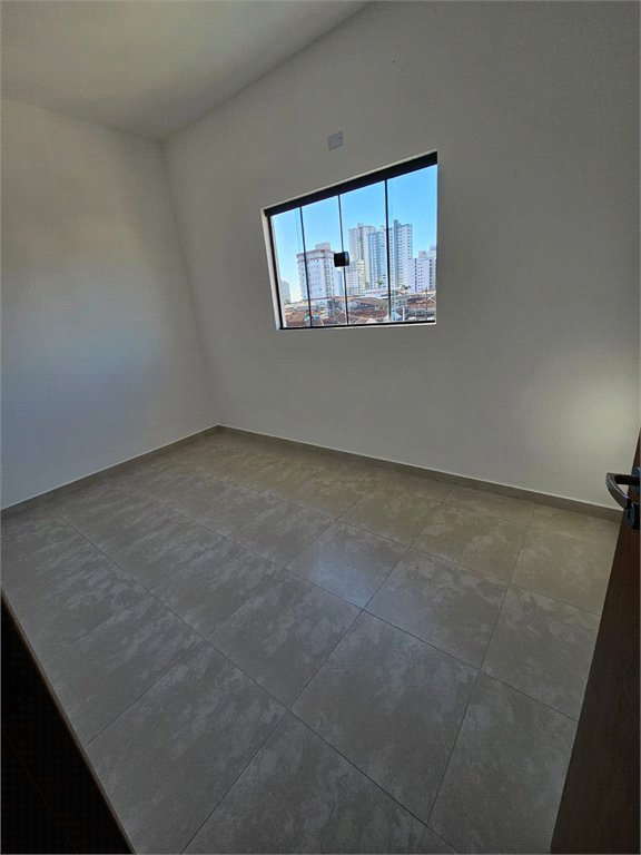 Casa à venda com 3 quartos, sendo 1 suíte, em Maracanã, Praia Grande, SP