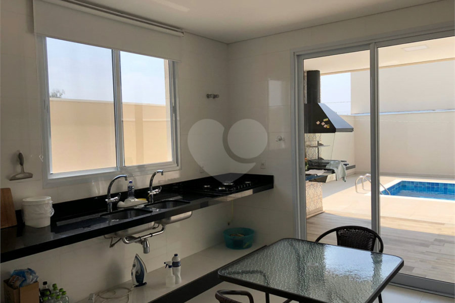 Casa à venda com 3 suítes no condomínio Residencial Lago da Serra, Araçoiaba da Serra - SP