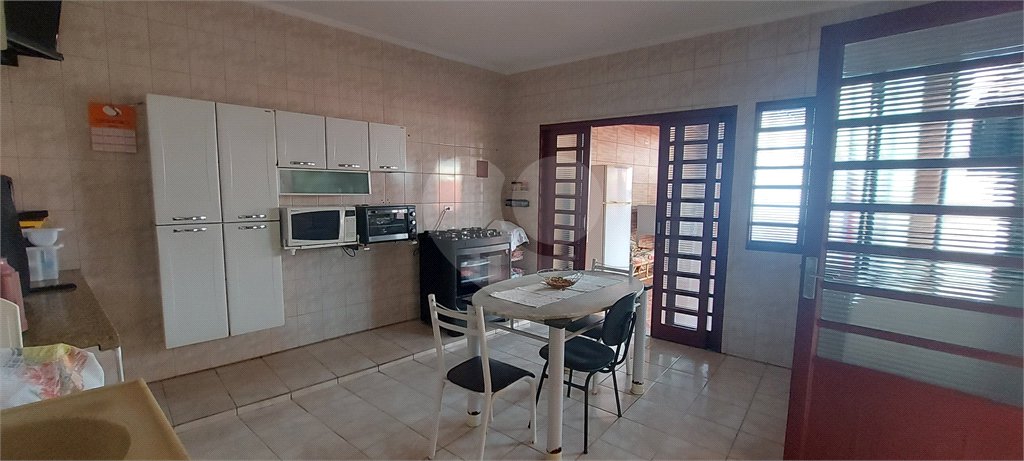 Casa à venda com 2 quartos, sendo 1 suíte, em Vila Jardini, Sorocaba, SP