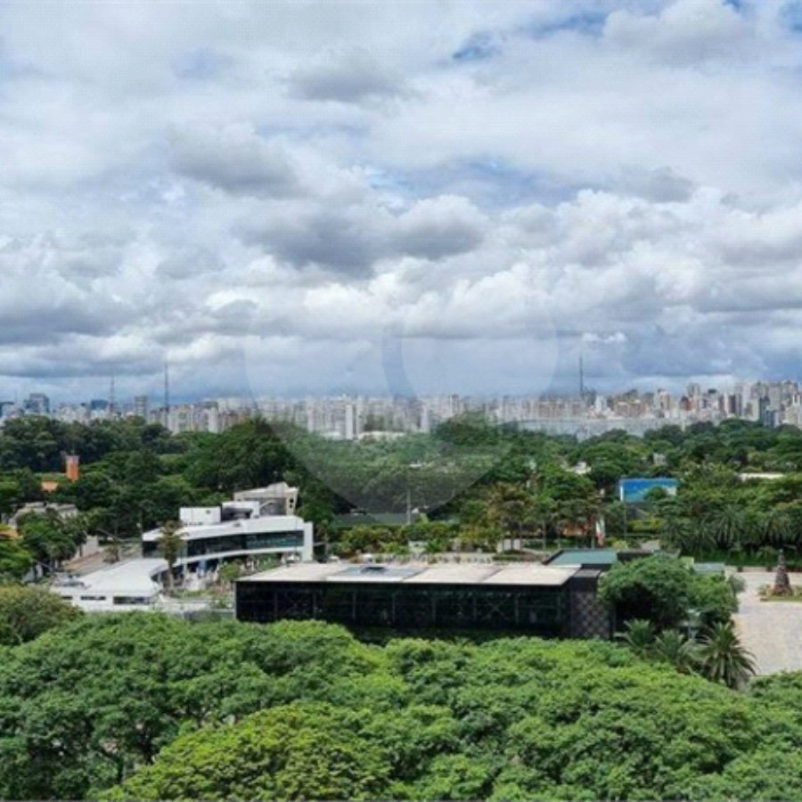 Apartamento à venda com 2 suítes em Moema, São Paulo, SP