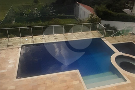 Casa em condomínio à venda ou para alugar com 5 quartos, sendo 3 suítes,  no Centro, Bom Jesus dos Perdões, SP