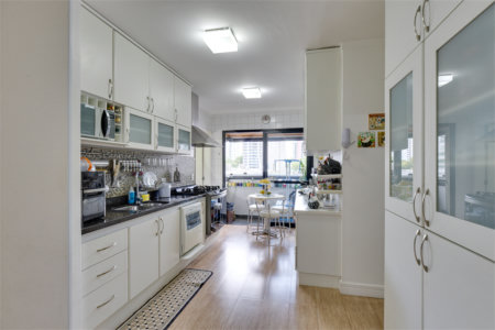 Apartamento à venda com 3 quartos, sendo 2 suítes, em Santo Amaro, São Paulo, SP