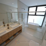 Casa à venda com 4 suítes no condomínio Villa dos Pinheiros, Indaiatuba - SP