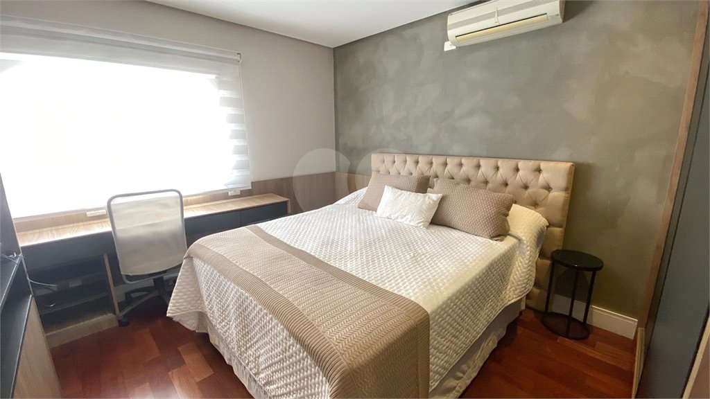 Casa à venda com 4 quartos, sendo 3 suítes, no condomínio Brisa Verde, São Paulo - SP