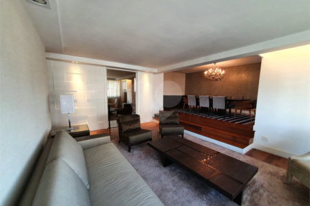 Apartamento à venda com 3 quartos, sendo 2 suítes, em Alto da Boa Vista, São Paulo, SP